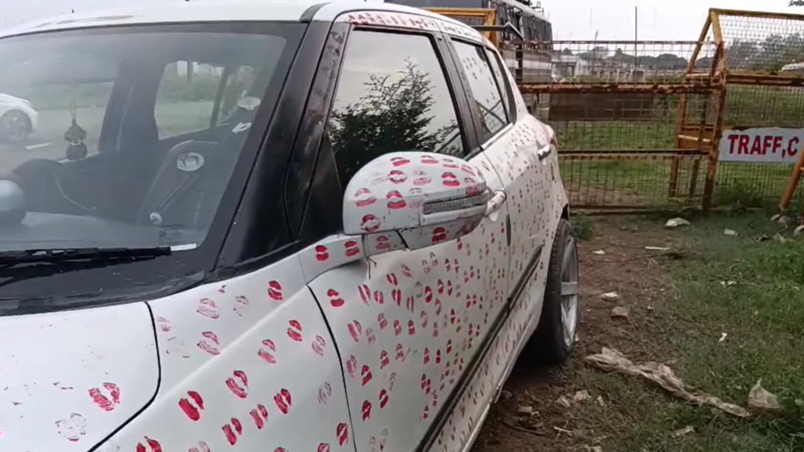 Gwalior Girlfriend Kissed Boyfriend Car