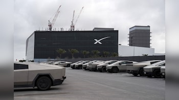 SpaceX Outlines Plans To Take On AT&T, Verizon And T-Mobile