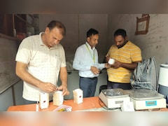 रक्षाबंधन से पहले नोएडा में बड़ी कार्रवाई, 910 किलो पनीर और 160 किलो मिठाई नष्ट