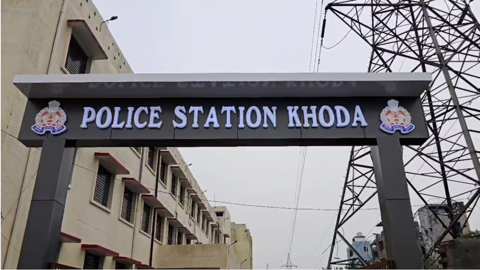 Man Kills Wife and Teen Daughter, Injures Younger Daughter in Ghaziabad Home