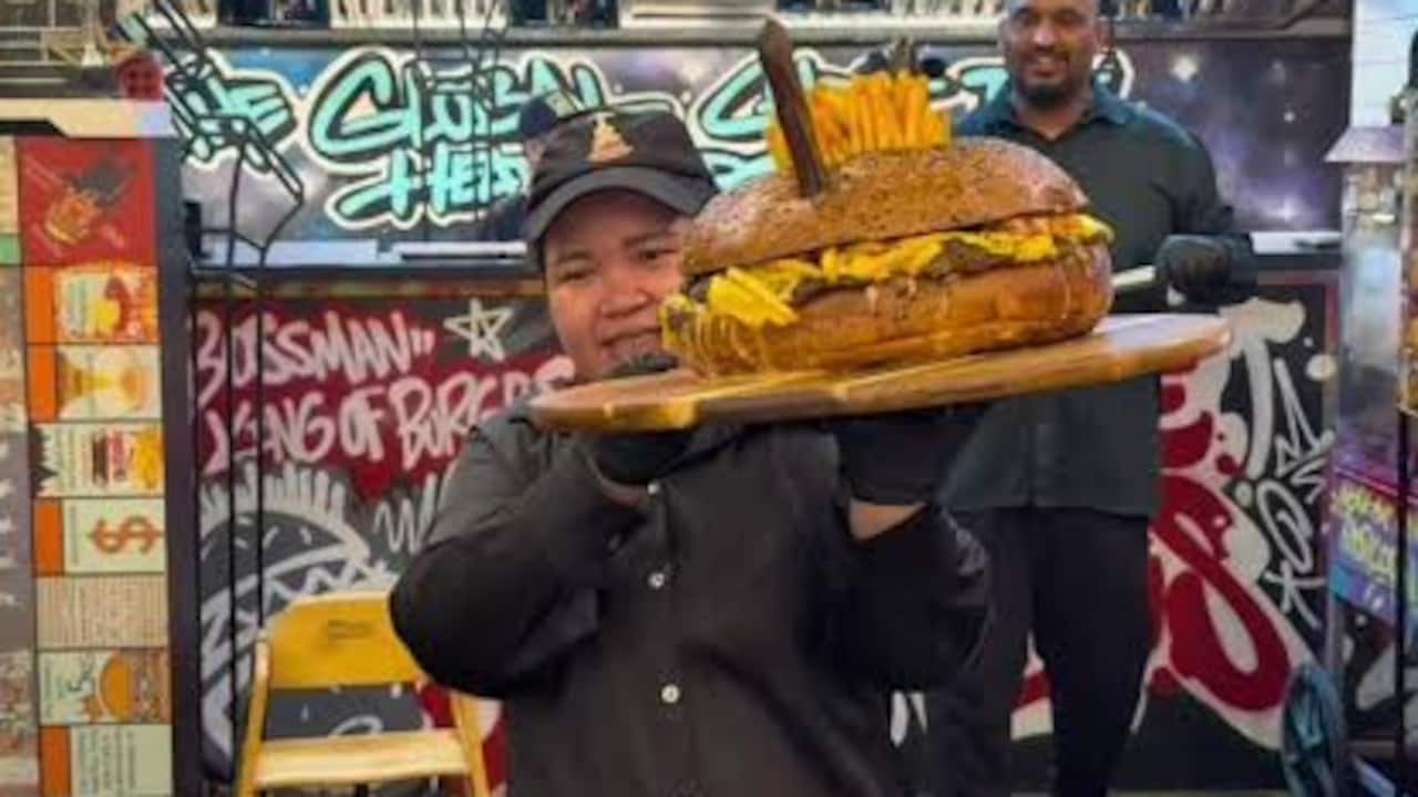 Dubai's Giant 5 kg Cheesy Burger Goes Viral, Foodies Shocked