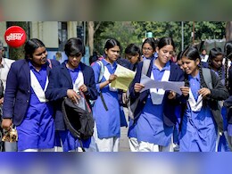दिल्ली सरकार ने वापस लिया तीसरी भाषा वाला नियम, 10वीं बोर्ड परीक्षा के लिए CBSE के नियम होंगे लागू
