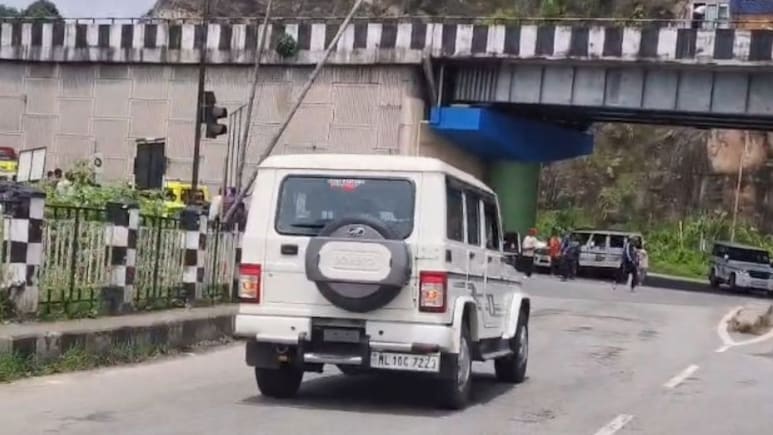 Meghalaya-Assam Taxi Operators' Standoff Continues, Tourists Stranded