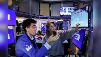 Wall Street Highlights: S&P 500, Nasdaq Fall As Rising Oil Prices, Yields Offset Chip Gains