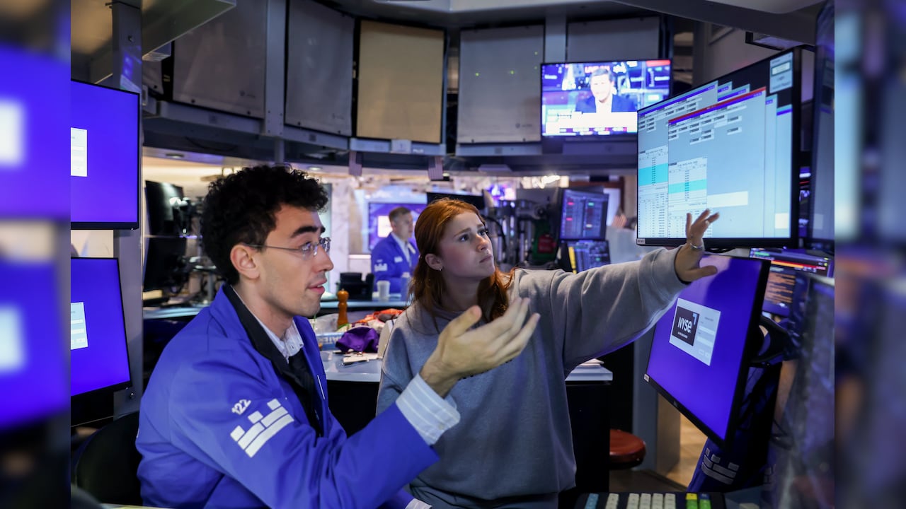 Wall Street Highlights: S&P 500, Nasdaq Fall As Rising Oil Prices, Yields Offset Chip Gains