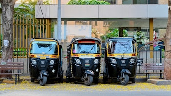 Mumbai Traffic Alert: Kandivali Link Road Hit by Disruption Amid Auto Drivers' Protest