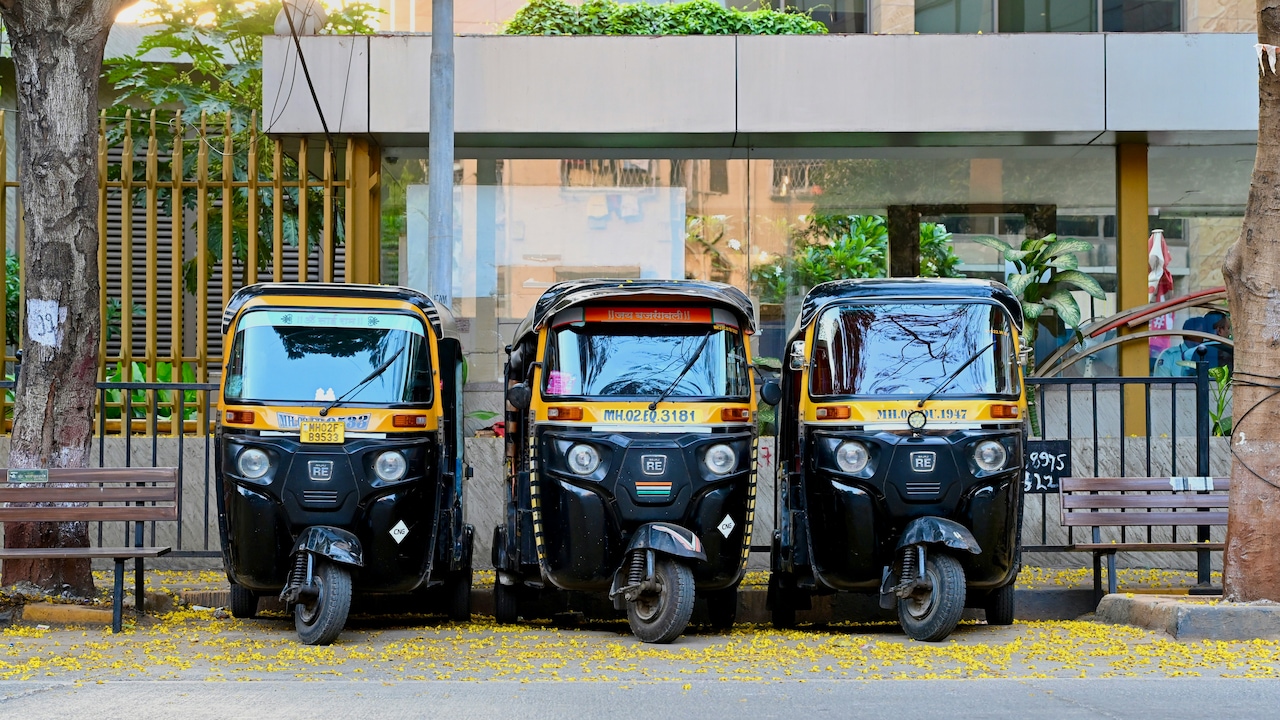 Mumbai Traffic Alert: Kandivali Link Road Hit by Disruption Amid Auto Drivers' Protest
