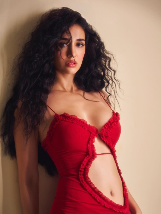 Disha Patani Oozes Hotness in Red-Hot Glam
