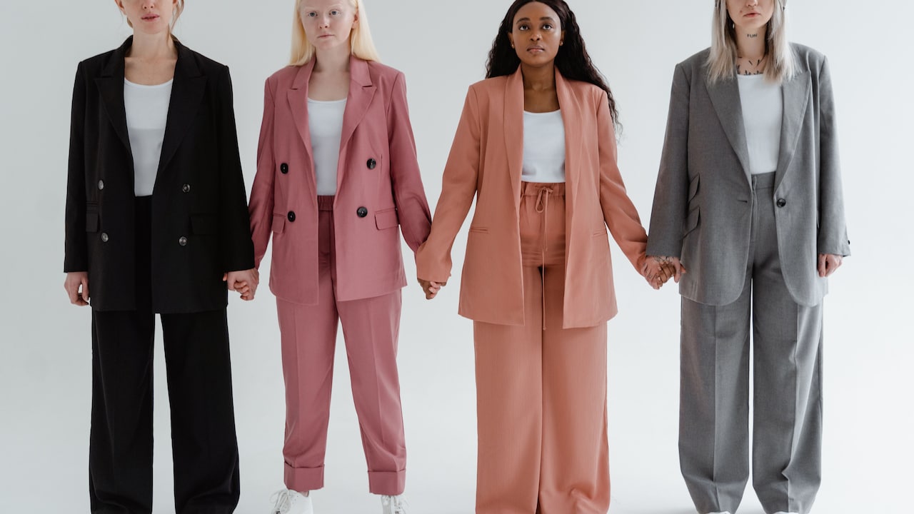 7 Blazers For Women With Stretch Lining For Easier Arm Movement 7 Blazers For Women With Stretch Lining For Easier Arm Movement