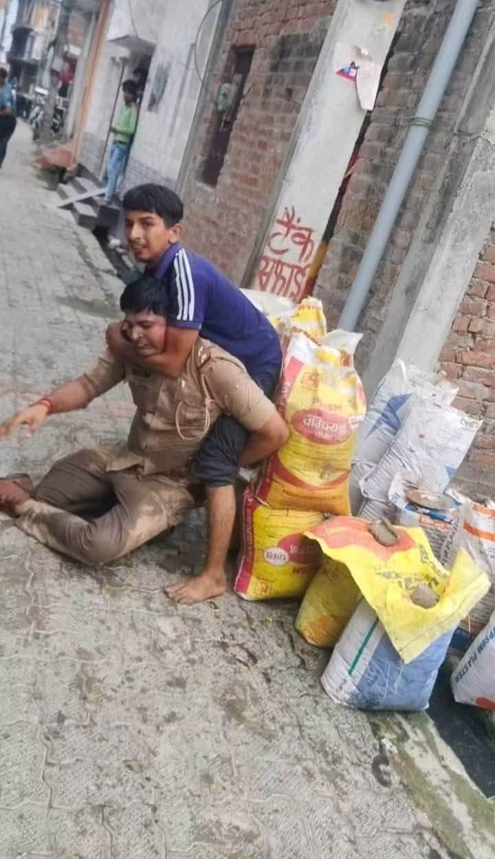 Lucknow News: पुलिस टीम पर हमला Lucknow News: पुलिस टीम पर हमला