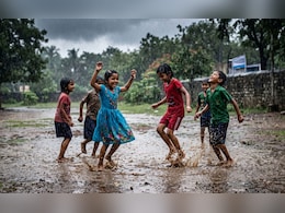 MP Weather Alert: मानसून फिर एक्टिव, 12 जिलों में भारी बारिश की चेतावनी; 4 इंच तक पानी गिरने के आसार