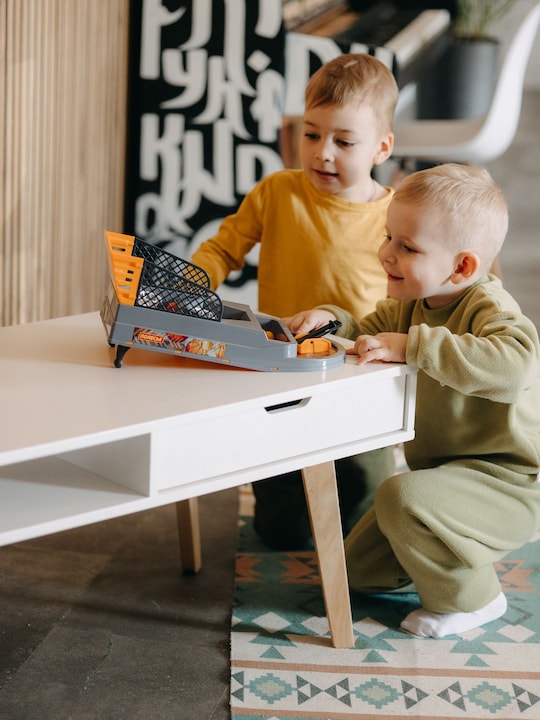 8 Games That Help Kids Bond And Share