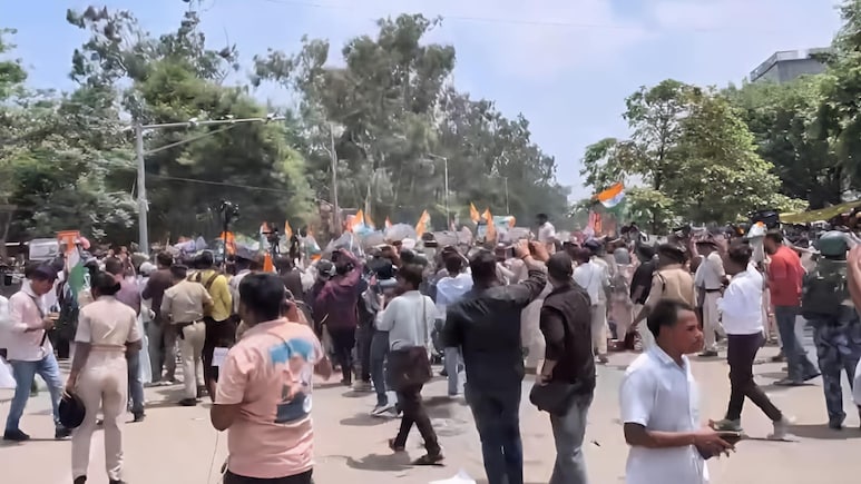 BPSC Exam Row: Patna Students Clash With Police, Cops Use Water Cannons