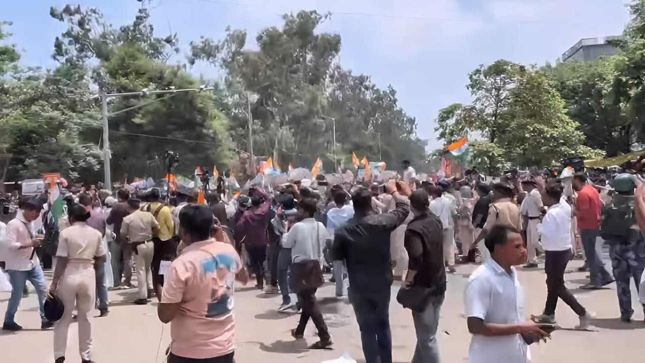 BPSC Exam Row: Patna Students Clash With Police, Cops Use Water Cannons