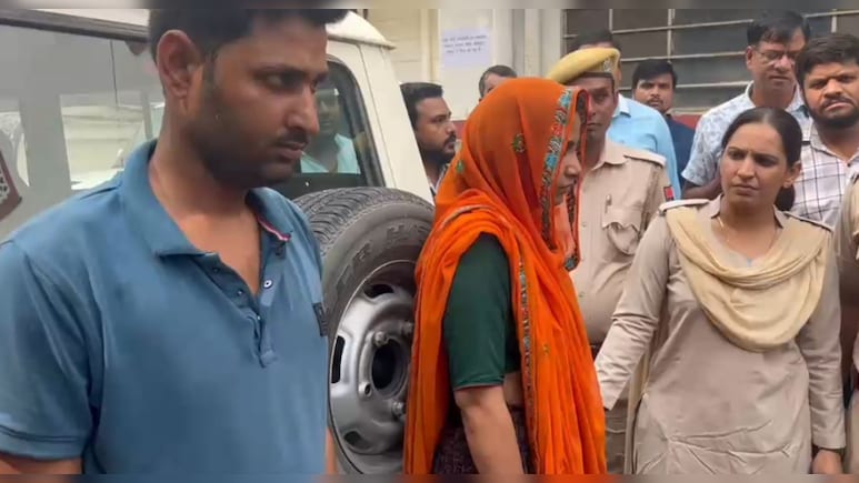 पति को जूस में सल्फास मिलाकर पिलाया, मरने तक प्रेमी के साथ बाइक में बैठाकर घुमाती रही, CCTV फुटेज से खुला राज