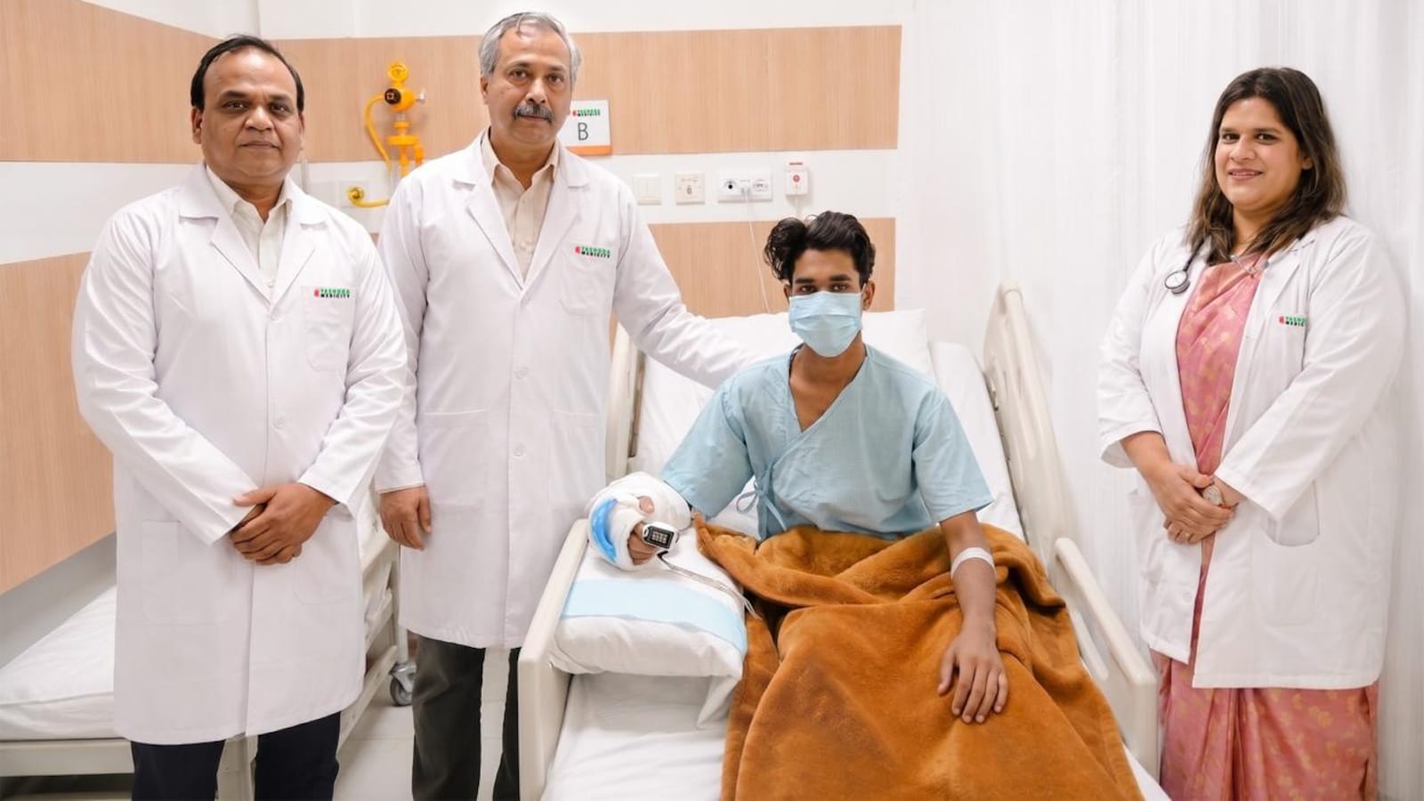 Doctors Reattach 18-Year-Old’s Completely Amputated Hand In 7-Hour Surgery In Ghaziabad