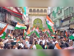 अजमेर शरीफ के बाहर गूंजे देशभक्ति के तराने, 786 तिरंगों से दिया राष्ट्रप्रेम का संदेश