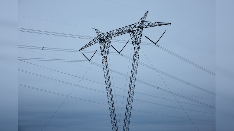 AI's Volatile Power Demand Is Damaging Its Own Data Centers