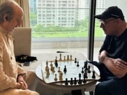 <i>Khosla Ka Ghosla</i> 2 BTS: Anupam Kher Discusses Films, Life And Plays Chess With Boman Irani Between Takes