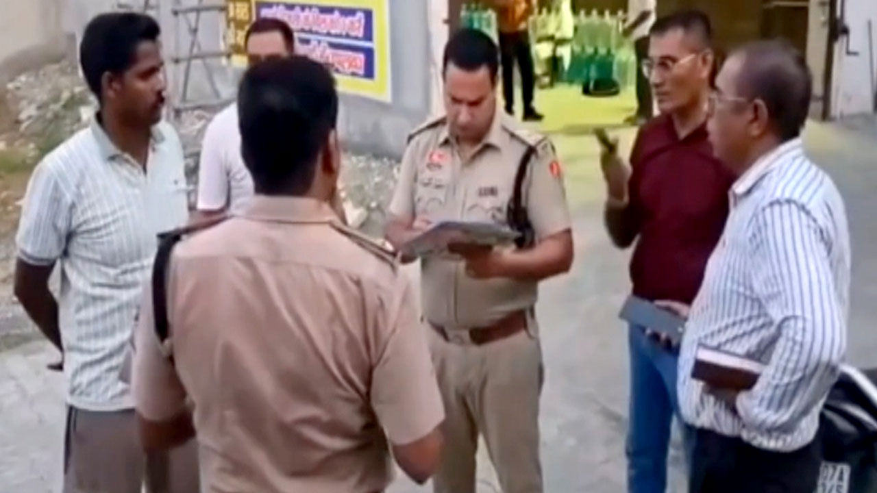 Woman Kills Husband, Cuts Body, Takes Out Intestines. Landlord Catches Her