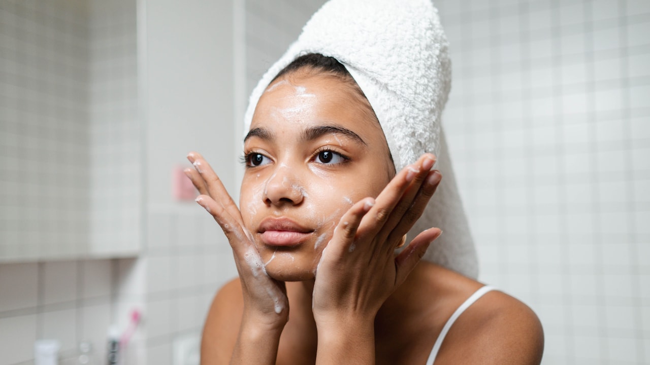 which is better between salicylic acid face wash and serum