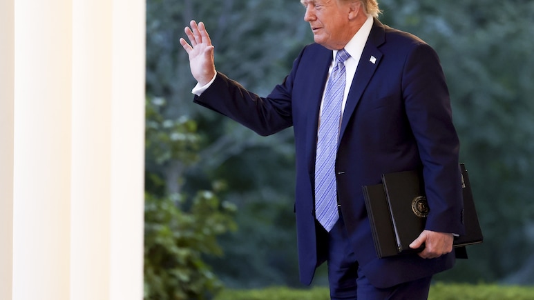 US Said To Hold Off On Tariffs Until After Xi-Trump Summit