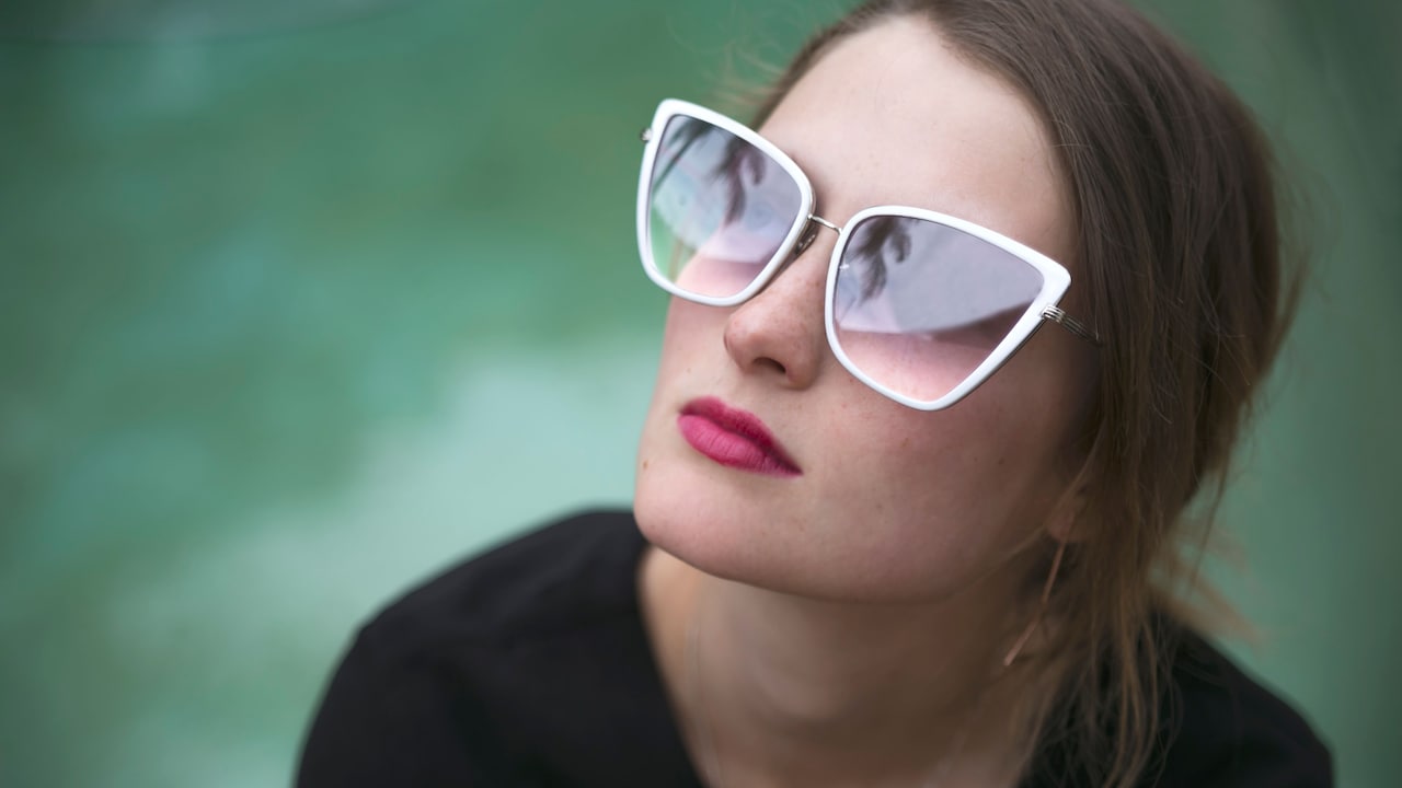 7 Oversized Sunglasses For Travel And Daytime Outings