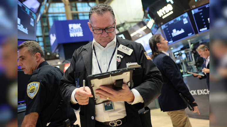 Wall Street Highlights: S&P 500, Nasdaq Fall As 10-Year Yield Hits Highest Level Since 2007