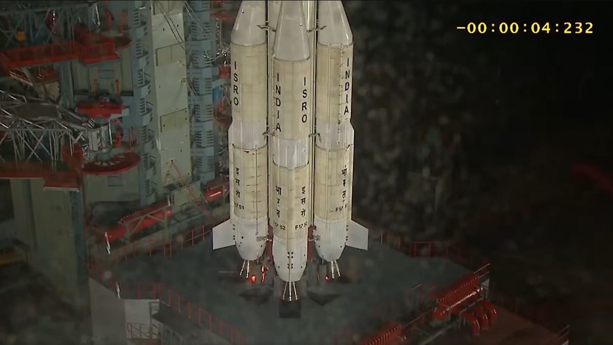 ISRO ने अंतरिक्ष में भेजा सबसे एडवांस सैटेलाइट, 3600 किमी की ऊंचाई से देश पर रखेगा नजर