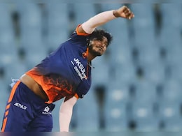 कौन है गोरखपुर के विजय यादव,  दोनों हाथों से करते हैं गेंदबाजी, UP T20 लीग में मचाया तहलका