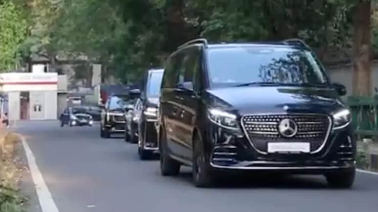 Kia Carnival से BMW तक! BRICS सम्मेलन के लिए तैयार हुआ 500 लग्जरी कारों का बेड़ा, देखें वीडियो