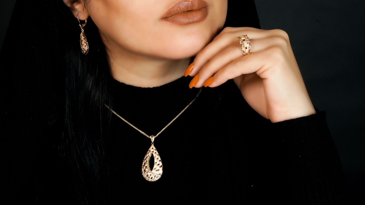 10 Ways You May Be Storing Costume Jewellery Wrong And Causing Tarnish 10 Ways You May Be Storing Costume Jewellery Wrong And Causing Tarnish