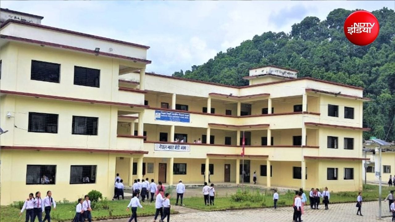 बाढ़ में तबाह हुए नेपाल के त्रिभुवन त्रिशूली सेकेंडरी स्कूल को फिर बनवाएगा भारत, राजदूत से मिले प्रिंसिपल