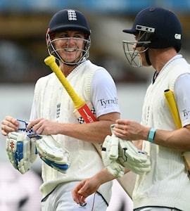 England vs Pakistan Live Updates, 3rd Test Day 2: Pakistan Aims To Bundle Out England At Earliest