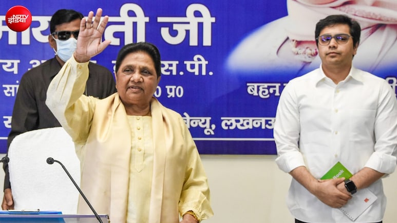 आकाश फिर से जमीन पर! BSP चीफ मायावती बोलीं- अभी अपरिपक्व, छीनी जिम्मेदारी