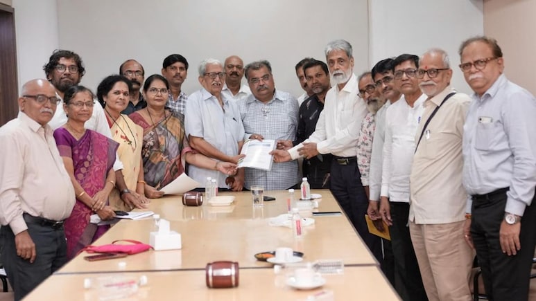लोकल प्रवाशांसाठी मोठी बातमी! प्रवासी संघटनांची रवींद्र चव्हाण यांच्यासोबत महत्त्वाची बैठक