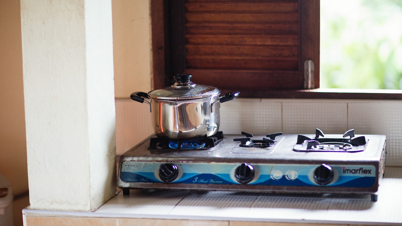 10 Reasons Pressure Cooker Handles Become Loose And How To Stop Them Wobbling 10 Reasons Pressure Cooker Handles Become Loose And How To Stop Them Wobbling