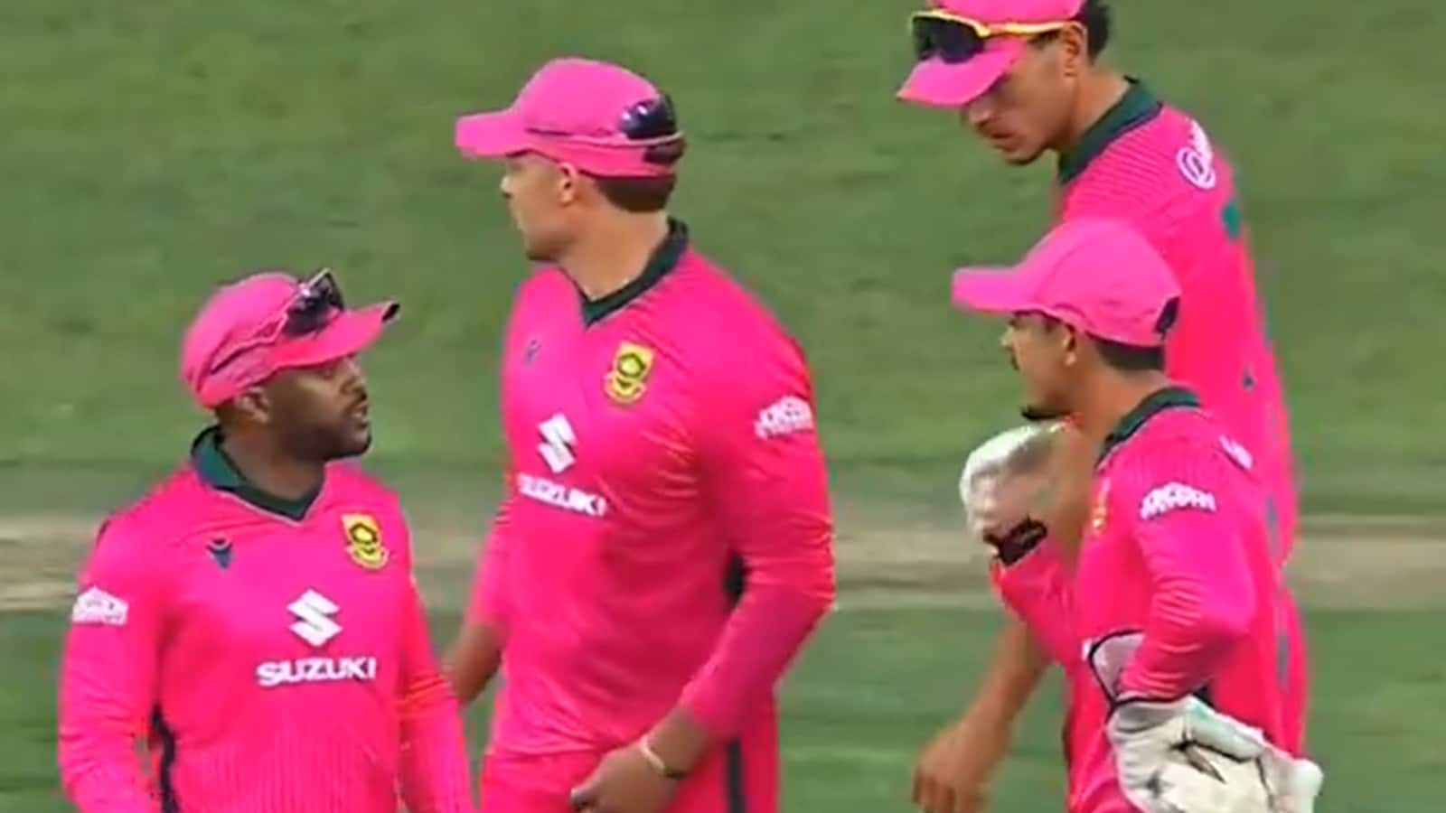 Temba Bavumas Heated Chat With Quinton De Kock Caught On Camera During South Africa vs Australia ODI. Watch