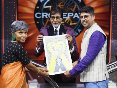 Amitabh Bachchan Receives Fan-Made Madhubani Sholay Poster on Kaun Banega Crorepati Set