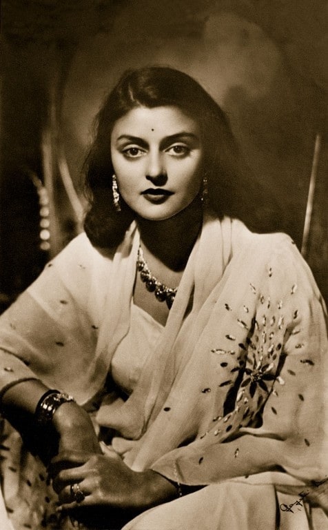 Indira gandhi hunt Jaigarh fort Man Singh Gold treasure mystery gayatri devi in emergency Indira gandhi hunt Jaigarh fort Man Singh Gold treasure mystery gayatri devi in emergency