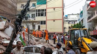 75 बेड का पीजी, 15 हजार किराया... दिल्ली की 6 मंजिला इमारत की कहानी जो ताश के पत्तों की तरह भरभरा कर गिर गई