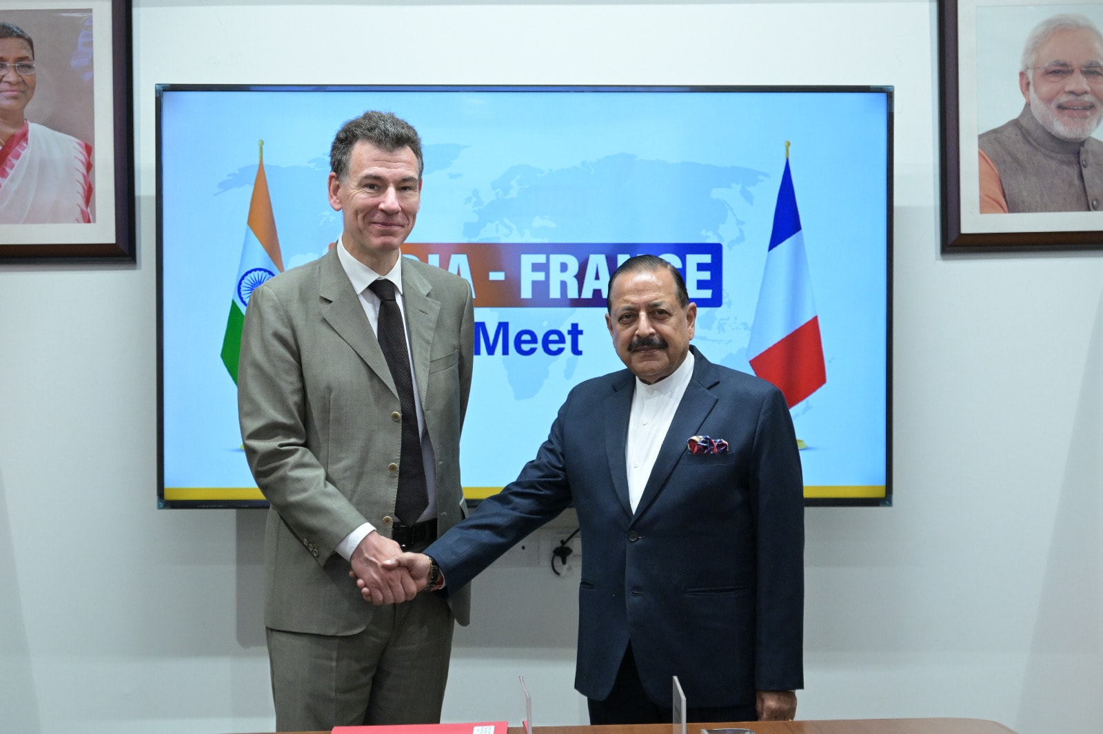 Prof Philippe Baptiste met Union Minister of State for Science and Technology, Earth Sciences and Space Dr Jitendra Singh Prof Philippe Baptiste met Union Minister of State for Science and Technology, Earth Sciences and Space Dr Jitendra Singh