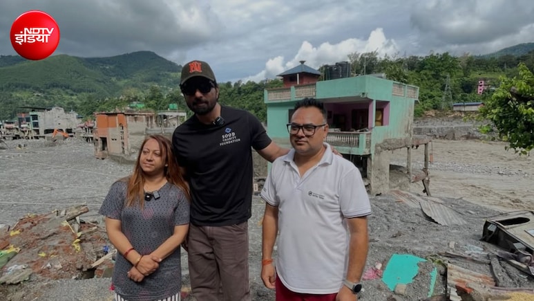नेपाल में बाढ़ पीड़ितों के बीच पहुंचे सोनू सूद, राहत सामग्री बांटते आए नजर, बोले- &lsquo;उम्मीद जगाने की हर कोशिश करूंगा&rsquo;