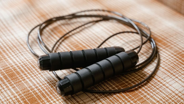 घर पर करें फुल बॉडी वर्कआउट, ₹800 में खरीदें Skipping Rope, वजन घटाने से लेकर स्टेमिना बढ़ाने में आएंगे काम