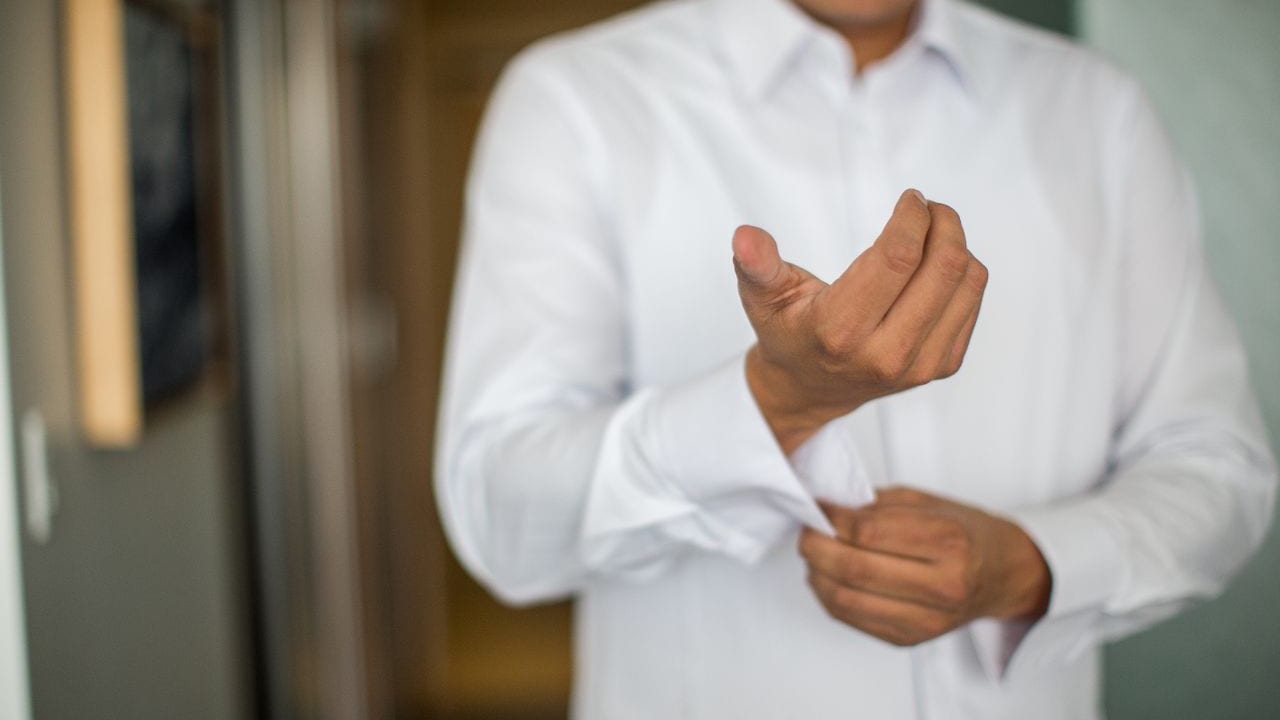 Why do formal shirts untuck easily Why do formal shirts untuck easily