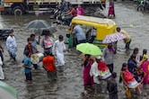 क्या बला है मॉनसून ट्रफ जिसने रोकी बारिश की विदाई, दिल्ली-यूपी से राजस्थान-गुजरात तक बरसात का नया झोंका आएगा