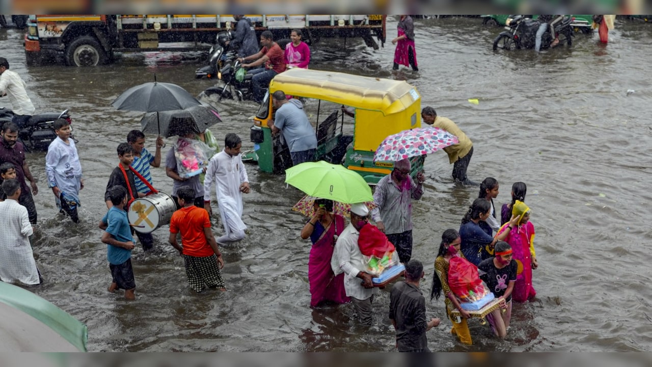 हिमालय में मौसमी हलचल से बाहुबली बना मॉनसून, उत्तराखंड-हिमाचल, गुजरात-राजस्थान समेत इन राज्यों में भारी बारिश के आसार, 14 राज्यों में IMD अलर्ट
