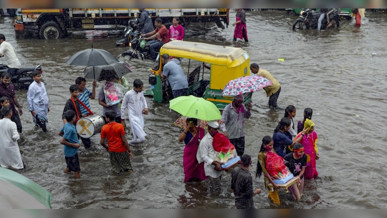 हिमालय में मौसमी हलचल से बाहुबली बना मॉनसून, उत्तराखंड-हिमाचल, गुजरात-राजस्थान समेत इन राज्यों में भारी बारिश के आसार, 14 राज्यों में IMD अलर्ट