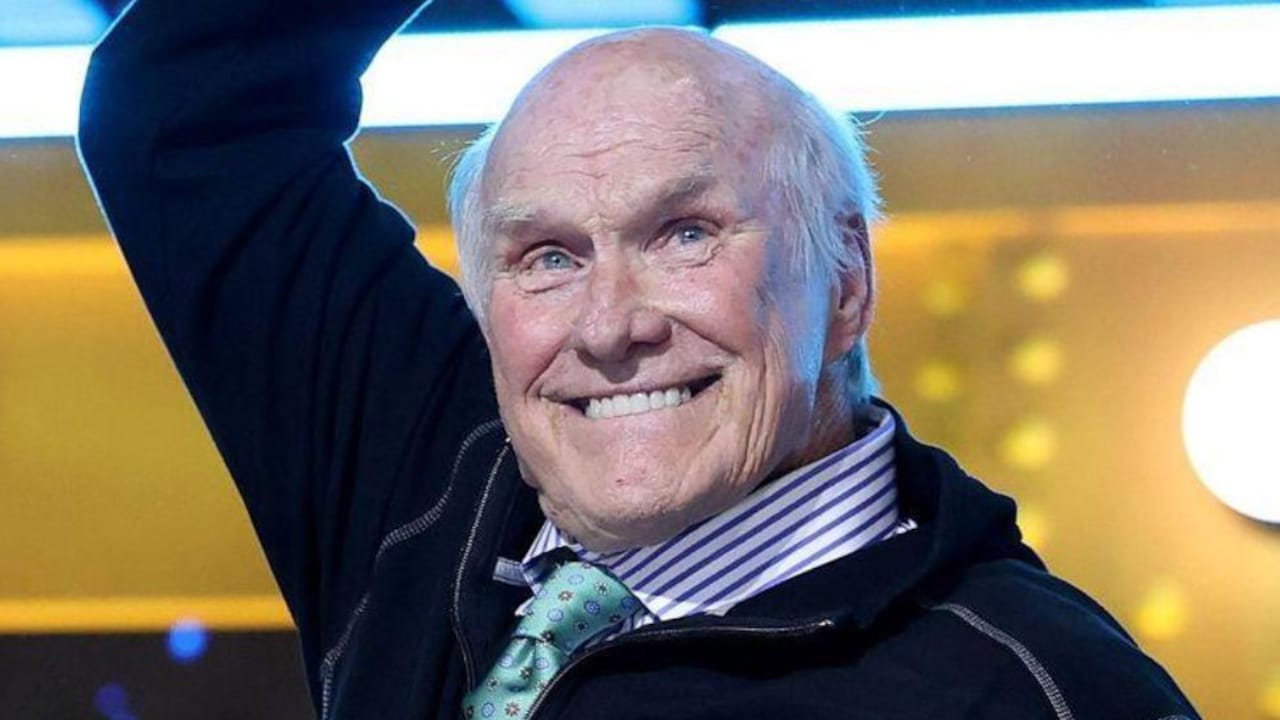 Terry Bradshaw’s FOX NFL Sunday Blunder Leaves Michael Strahan and Rob Gronkowski Laughing