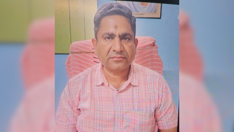 संयुक्त निदेशक 3 लाख रुपये रिश्वत लेते गिरफ्तार, बिल पास कराने के लिए किया था सौदा